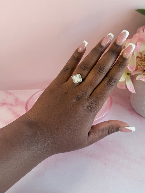 Clover Ring